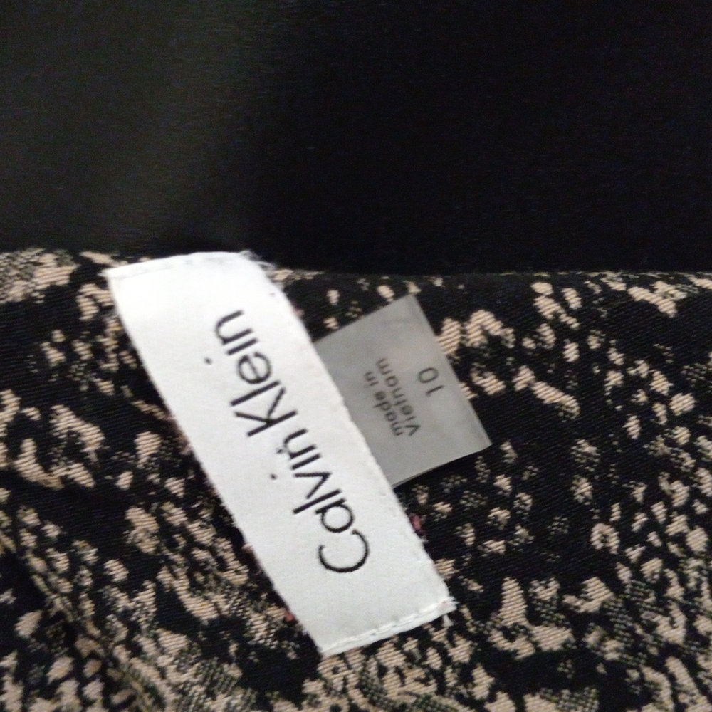 Calvin Klein - Picture 3 of 3